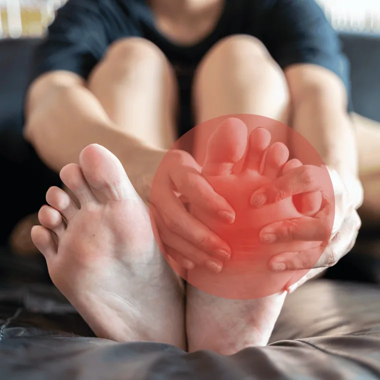 Pé com dor e inflamação, atendimento de emergência